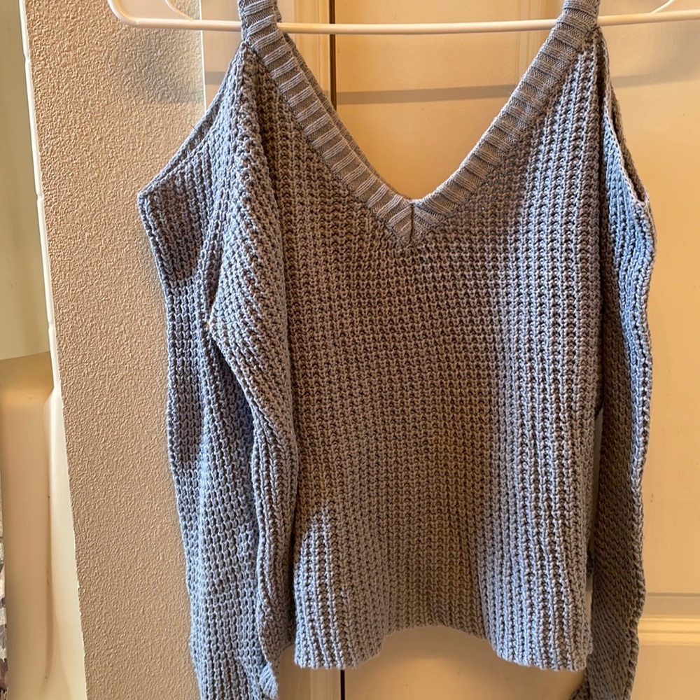 XS LA hearts off-the-shoulders sweater